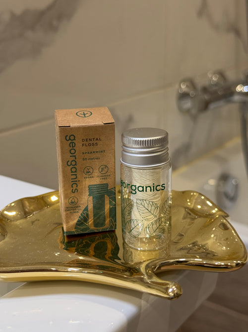 Georganics Bionylon tarpdančių siūlas su šaltmėte – 50 m (stiklinėje pakuotėje)